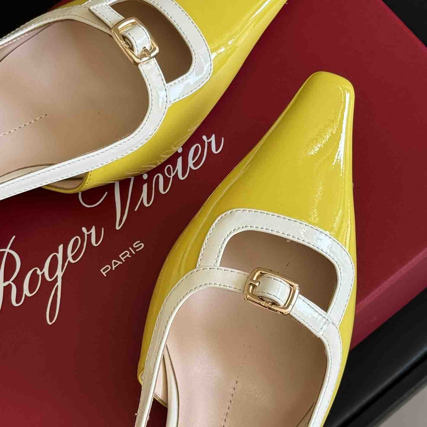 Roger Vivier Viv’ Canard Slingback Pumps in Patent Leather - DopestKickz