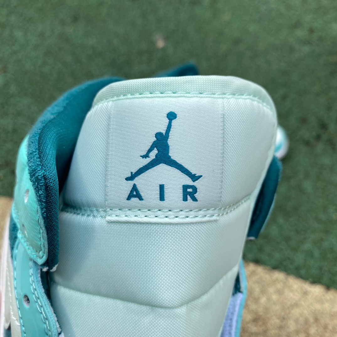 Nike Air Jordan 1 Mid SE AJ1 Sneaker      DZ3745-300 - DopestKickz