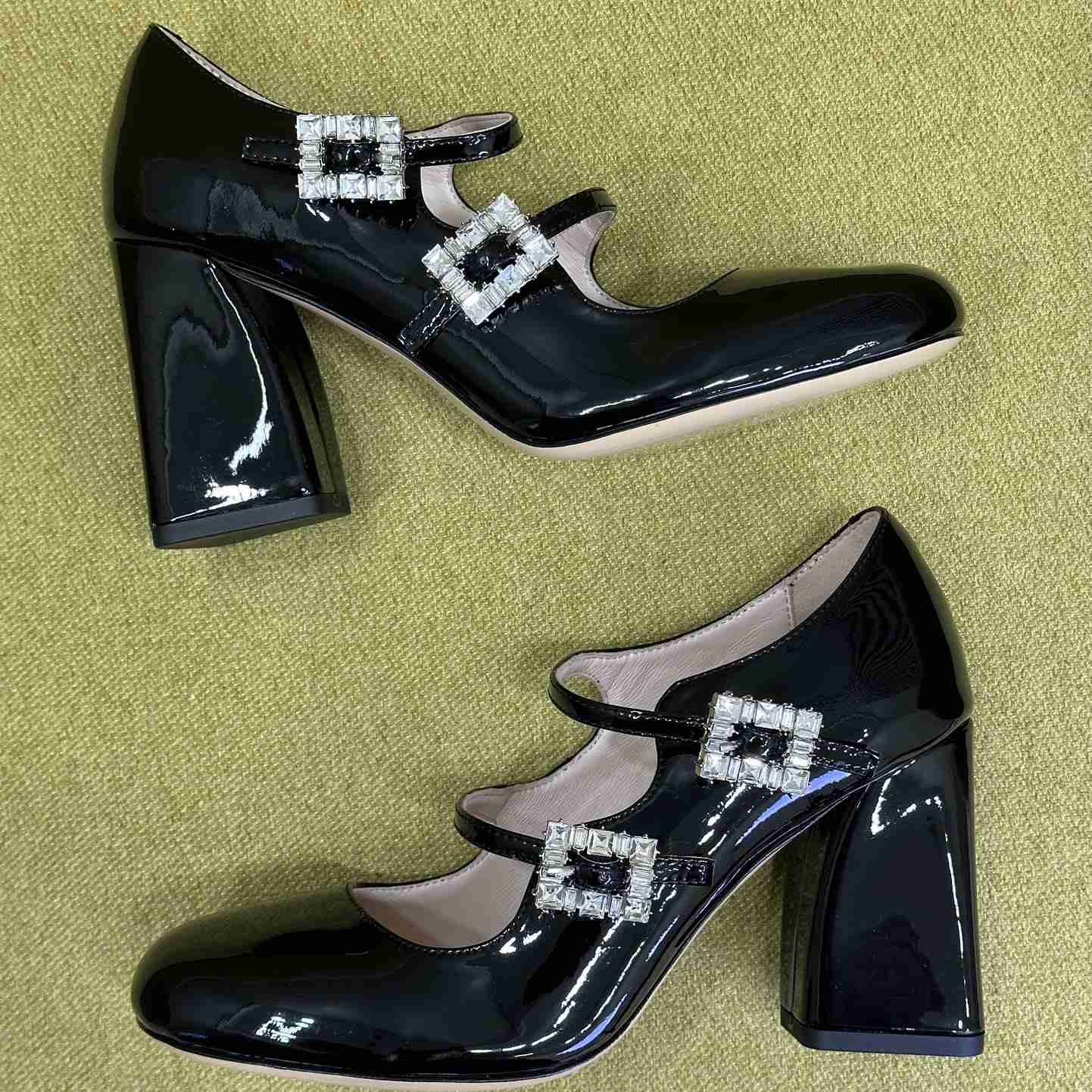 Roger Vivier Trés Vivier Strass Buckle Mini Babies Pumps in Patent Leather - DopestKickz