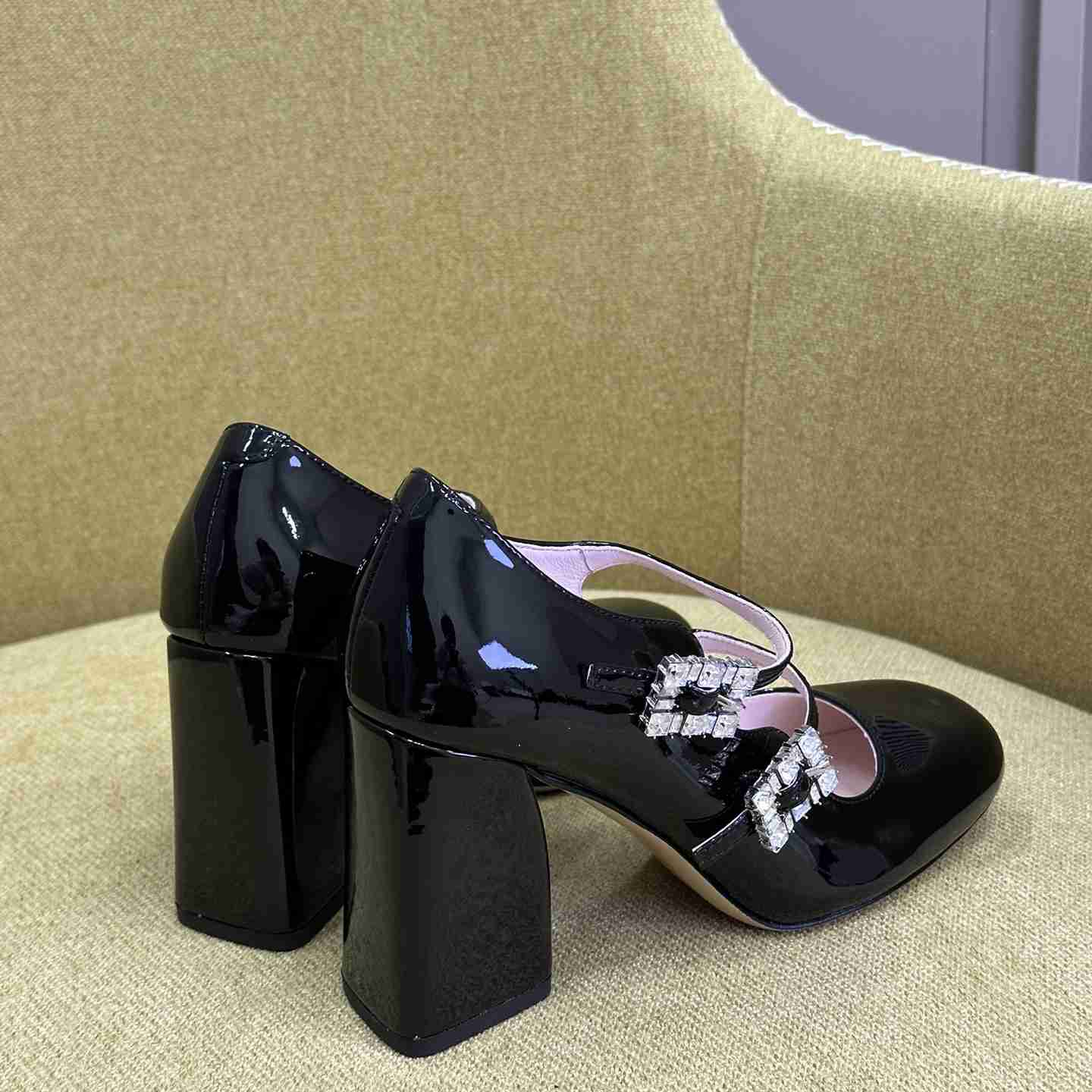 Roger Vivier Trés Vivier Strass Buckle Mini Babies Pumps in Patent Leather - DopestKickz