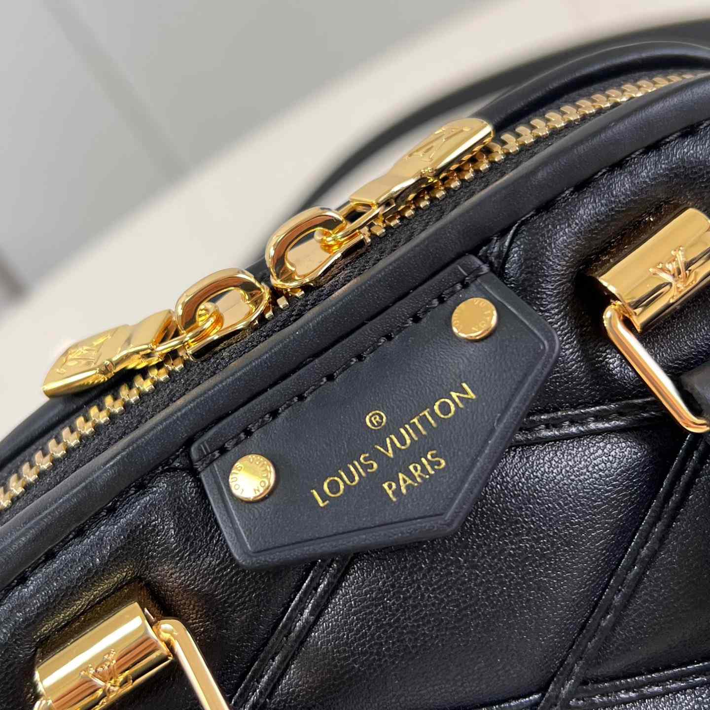 Louis Vuitton Nano Alma    M83048 - DopestKickz