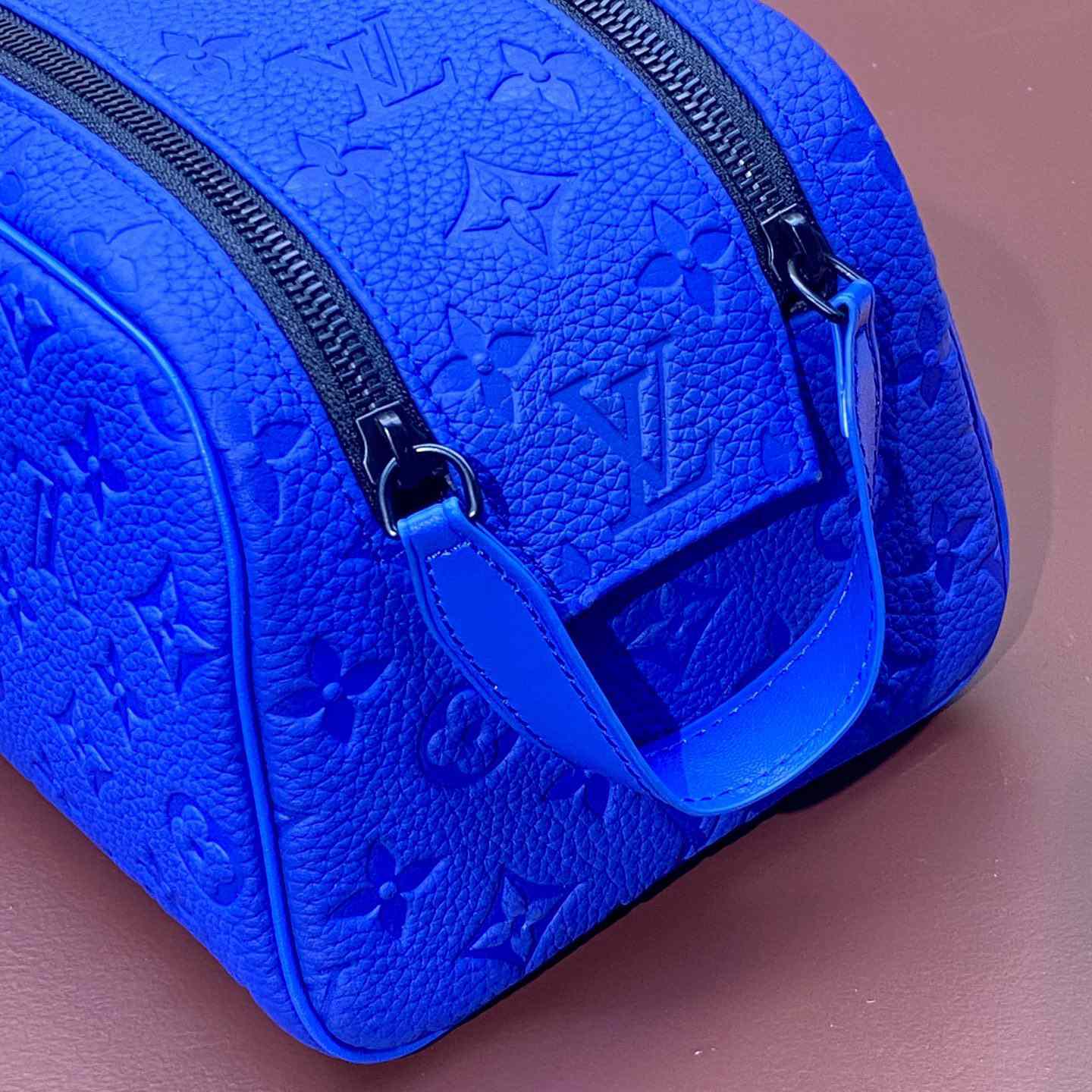Louis Vuitton Dopp Kit    M82576 - DopestKickz