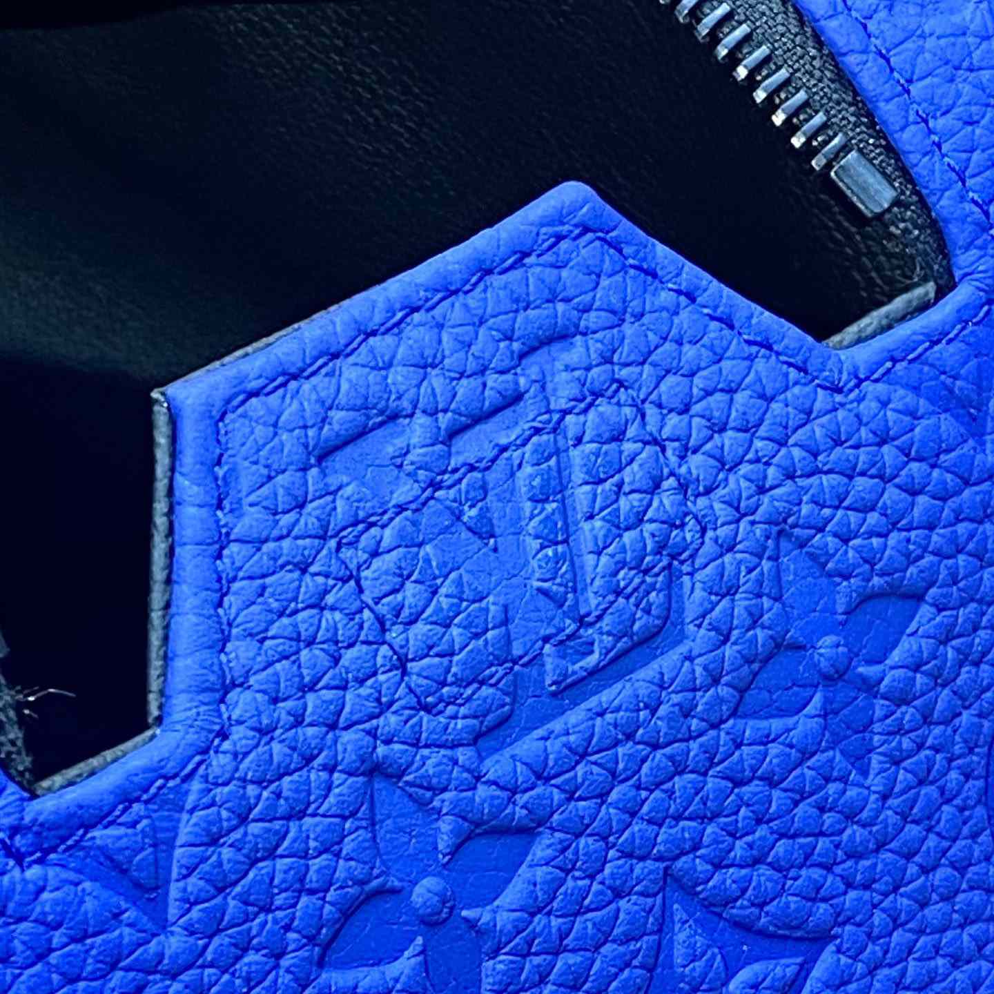 Louis Vuitton Dopp Kit    M82576 - DopestKickz