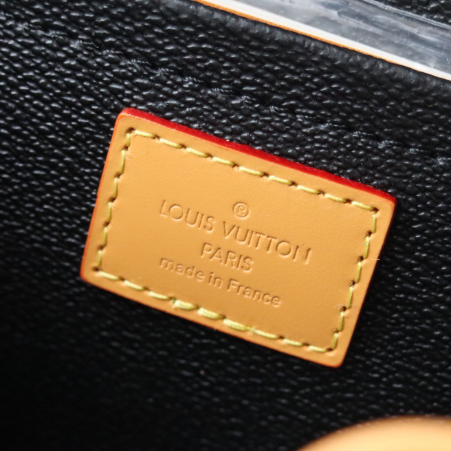 Louis Vuitton Locker Dopp Kit    M47069 - DopestKickz