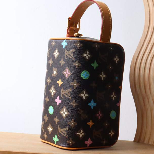 Louis Vuitton Locker Dopp Kit    M47069 - DopestKickz