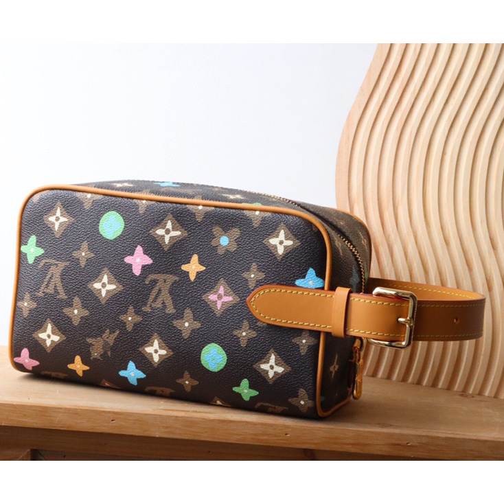 Louis Vuitton Locker Dopp Kit    M47069 - DopestKickz