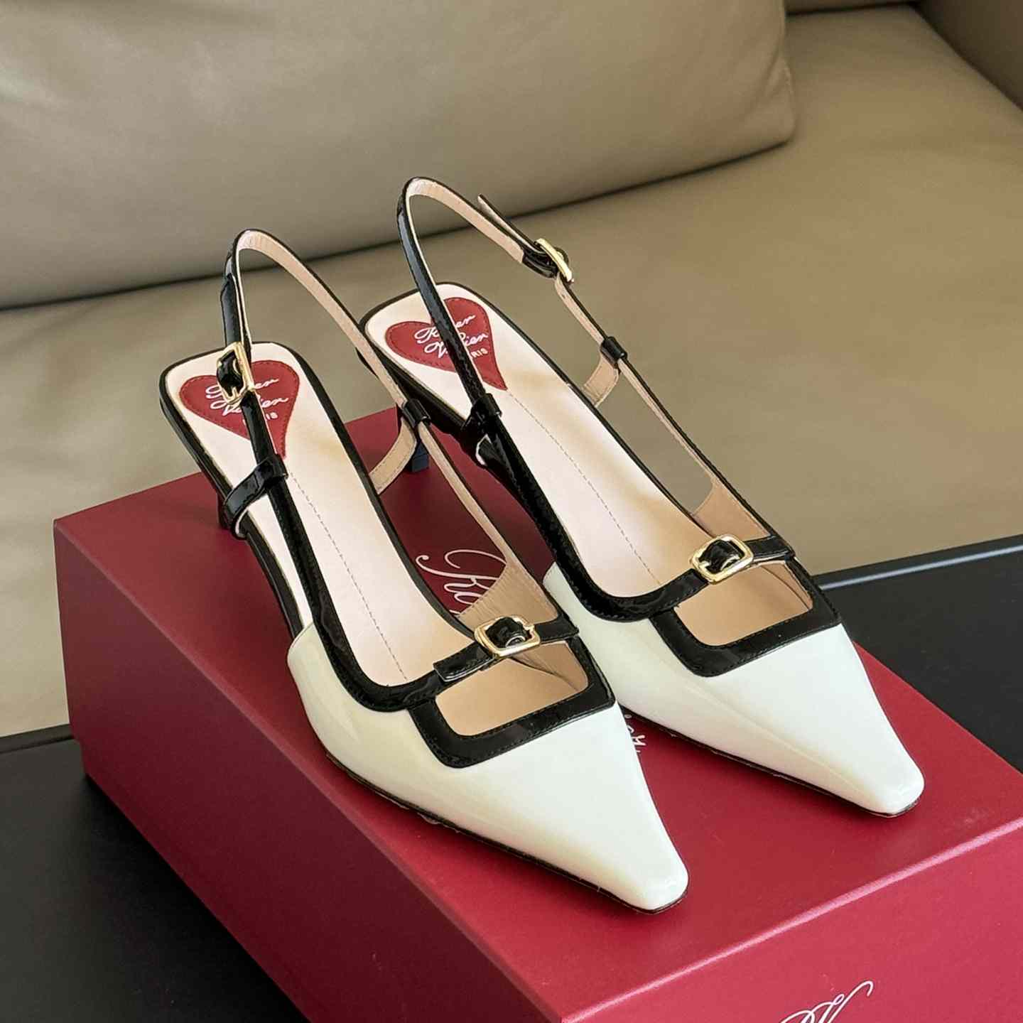 Roger Vivier Viv’ Canard Slingback Pumps in Patent Leather - DopestKickz