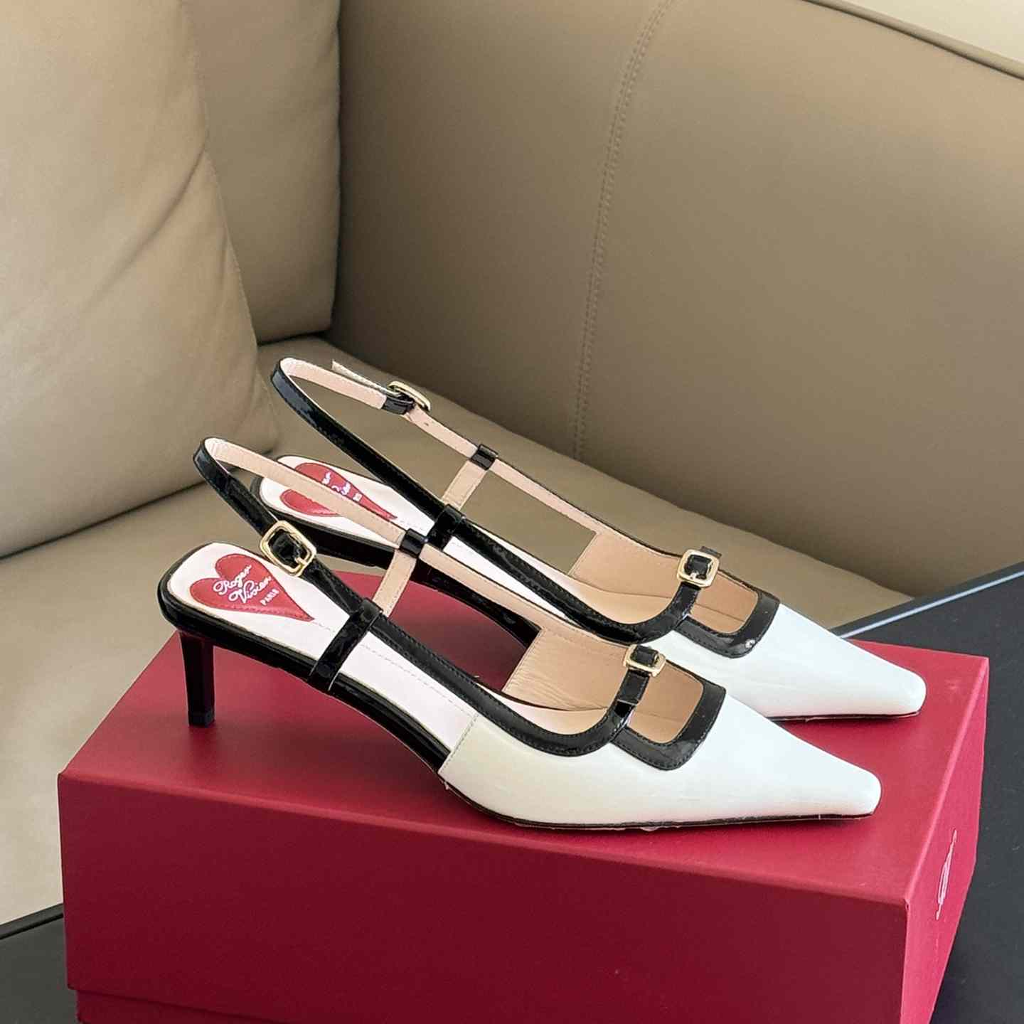 Roger Vivier Viv’ Canard Slingback Pumps in Patent Leather - DopestKickz