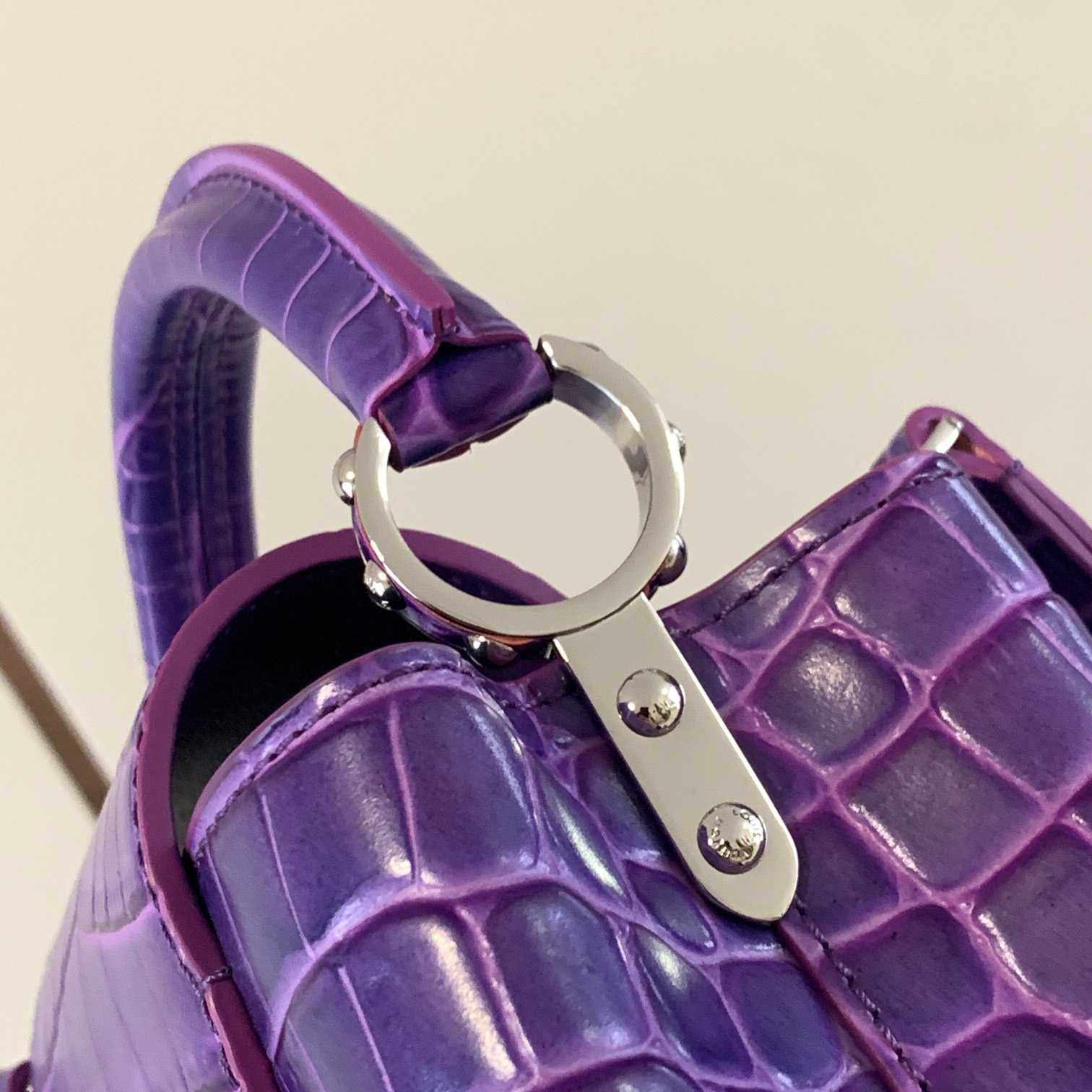 Louis Vuitton Capucines MM   N94910 - DopestKickz