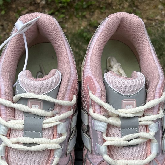 New Balance 1906R Sneakers      M1906NLN  - DopestKickz