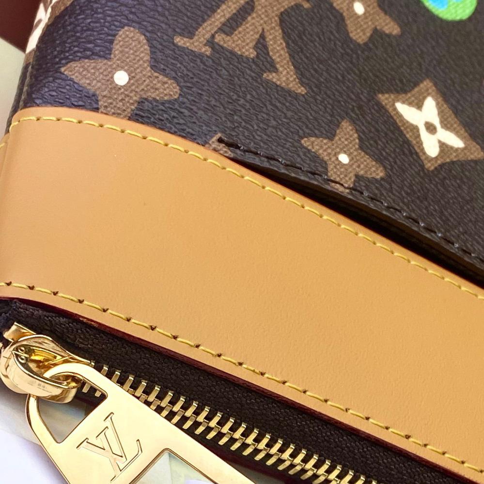 Louis Vuitton Pochette Voyage Souple    M83568 - DopestKickz