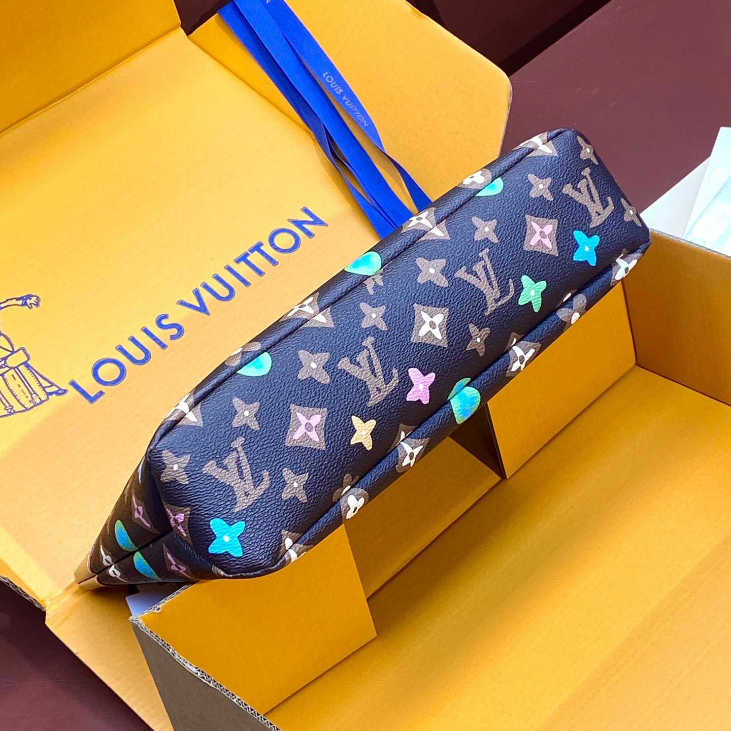 Louis Vuitton Pochette Voyage Souple    M83568 - DopestKickz