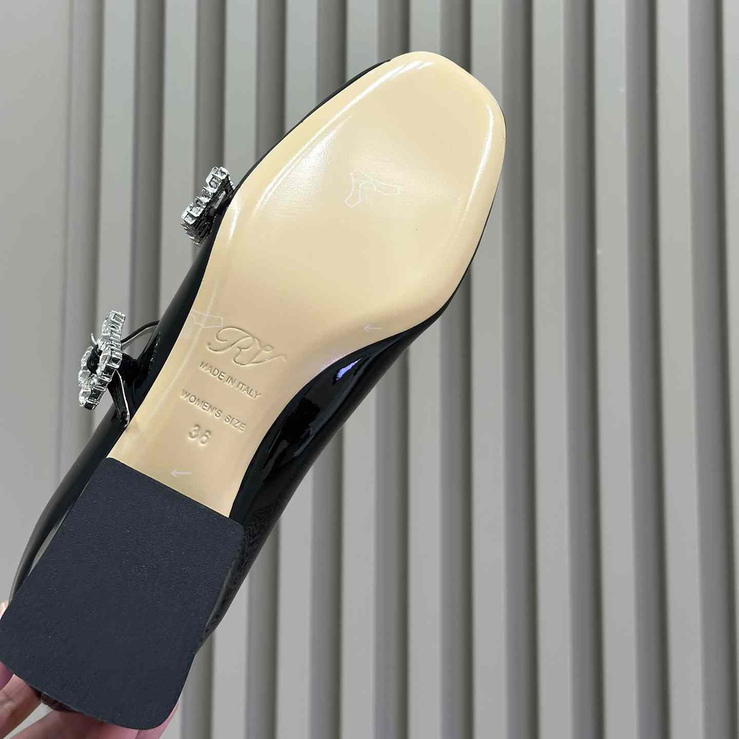 Roger Vivier Trés Vivier Strass Buckle Mini Babies Ballerinas in Patent Leather - DopestKickz