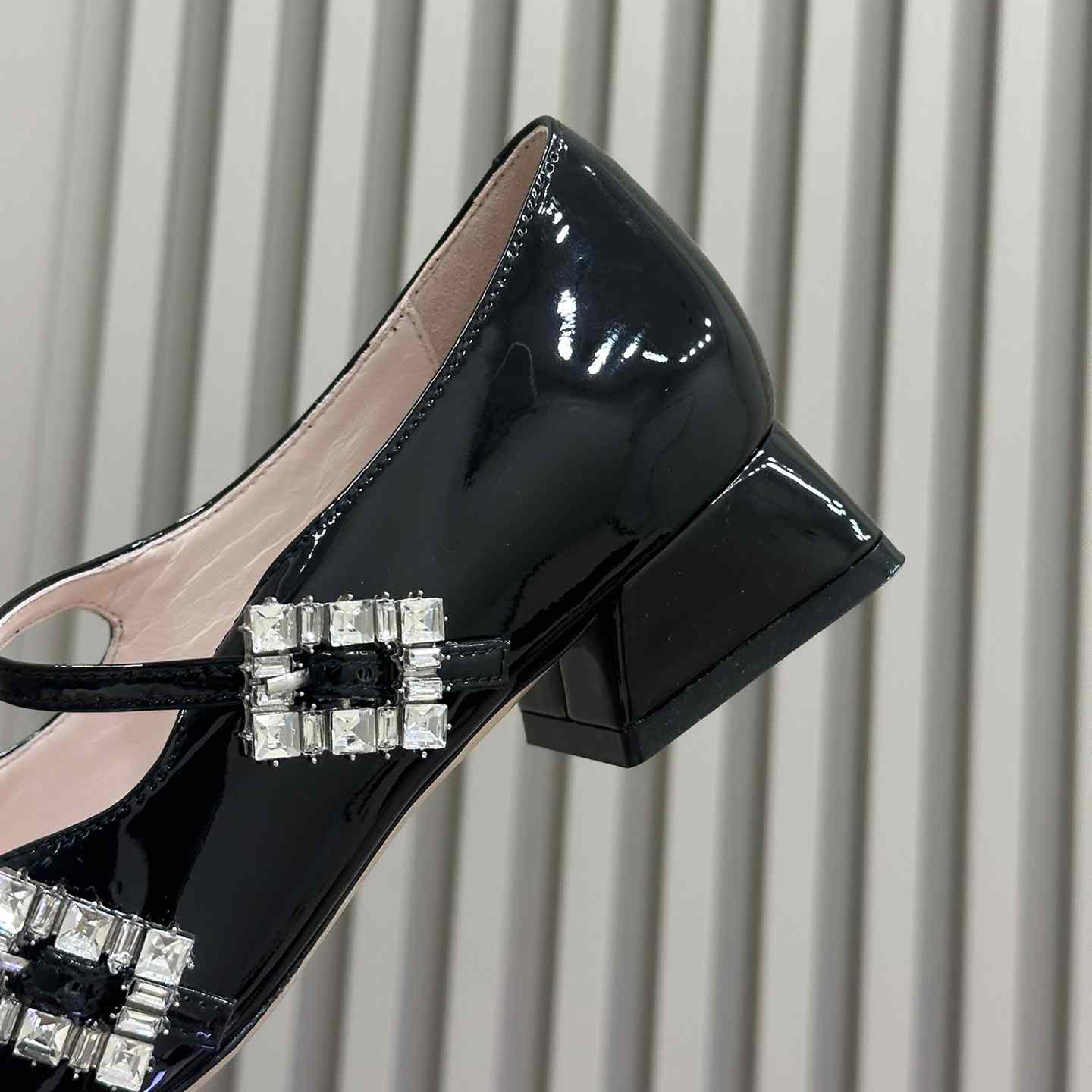 Roger Vivier Trés Vivier Strass Buckle Mini Babies Ballerinas in Patent Leather - DopestKickz