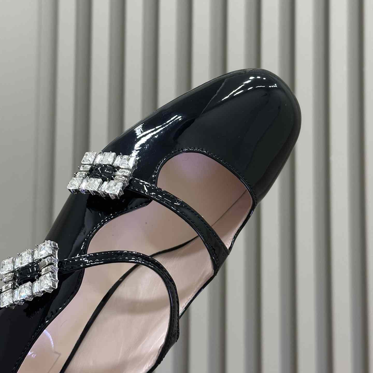 Roger Vivier Trés Vivier Strass Buckle Mini Babies Ballerinas in Patent Leather - DopestKickz