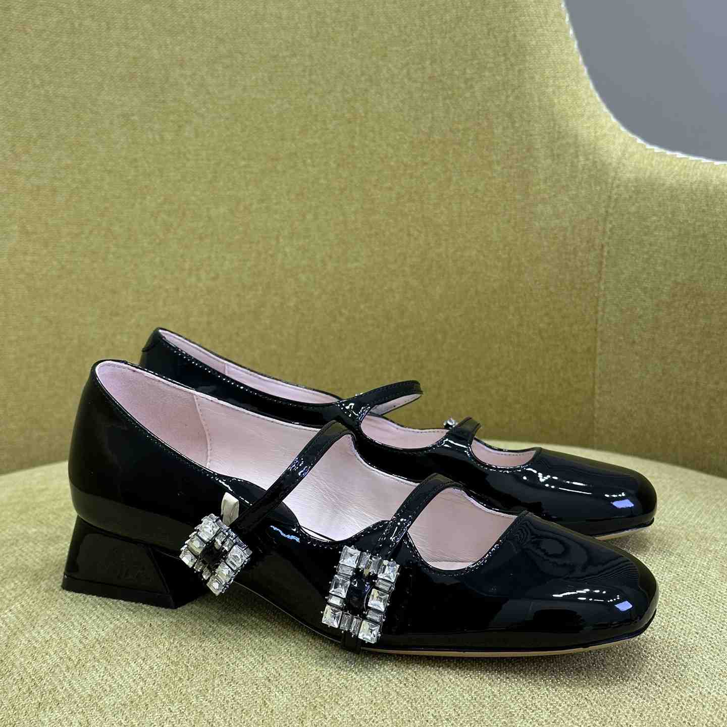 Roger Vivier Trés Vivier Strass Buckle Mini Babies Ballerinas in Patent Leather - DopestKickz