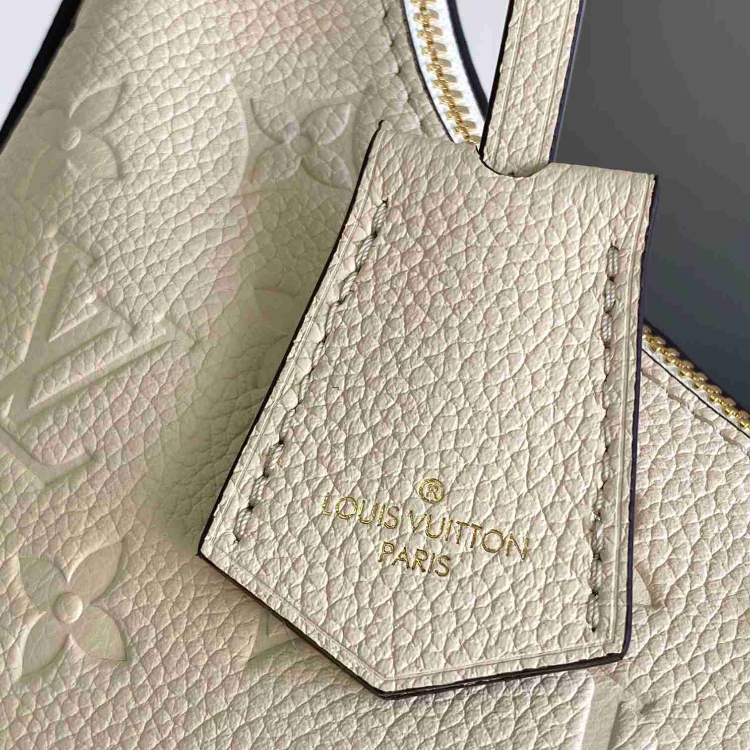 Louis Vuitton Sac Sport   M46609 - DopestKickz