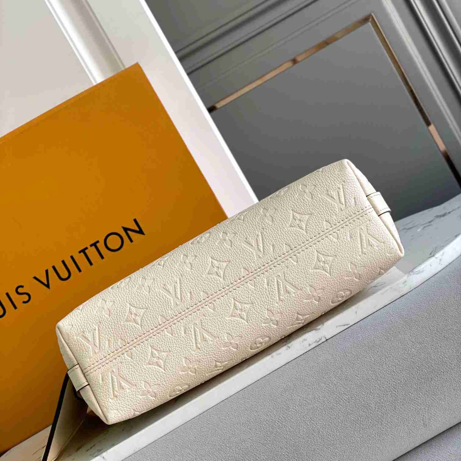 Louis Vuitton Sac Sport   M46609 - DopestKickz