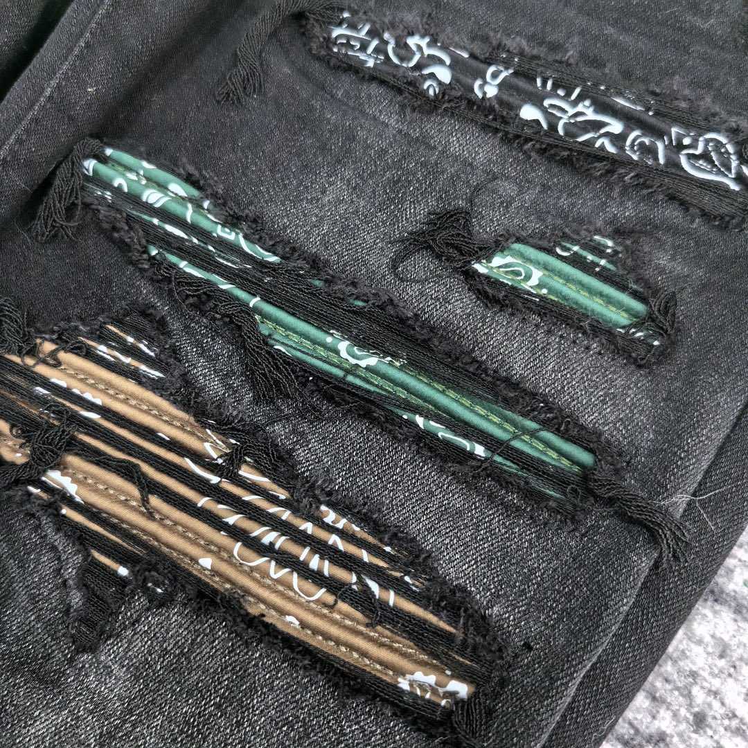 Amiri Slim Fit Jeans    665 - DopestKickz