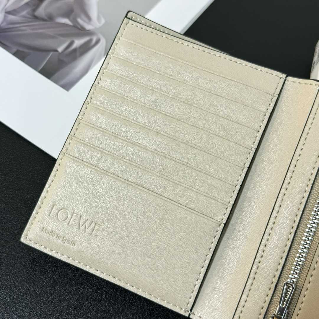 Loewe Medium Vertical Grained-Leather Wallet(14×11cm) - DopestKickz