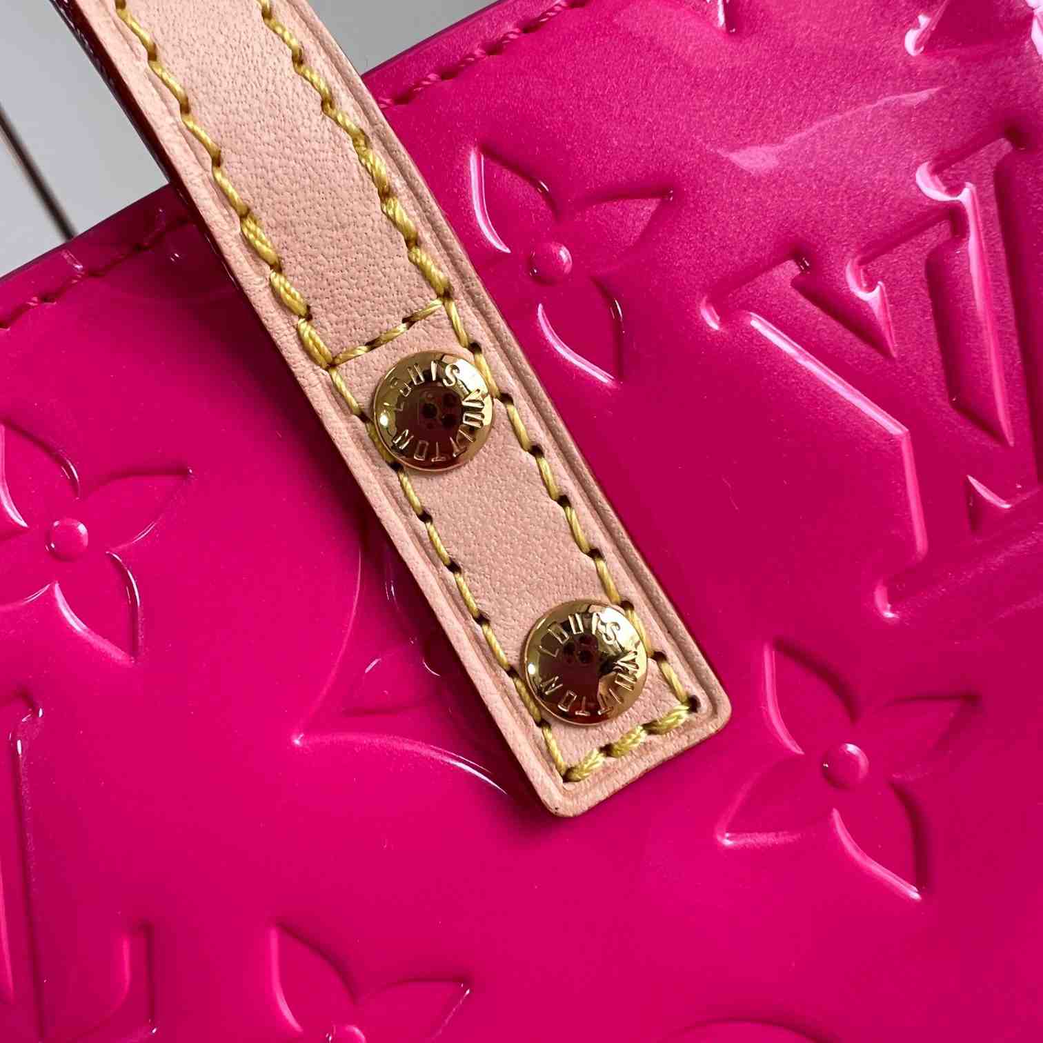 Louis Vuitton Reade PM    M24028 - DopestKickz