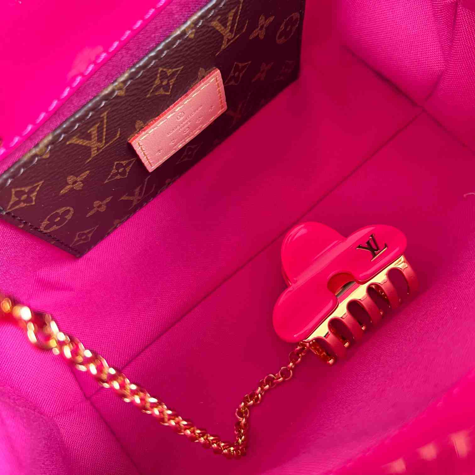 Louis Vuitton Reade PM    M24028 - DopestKickz