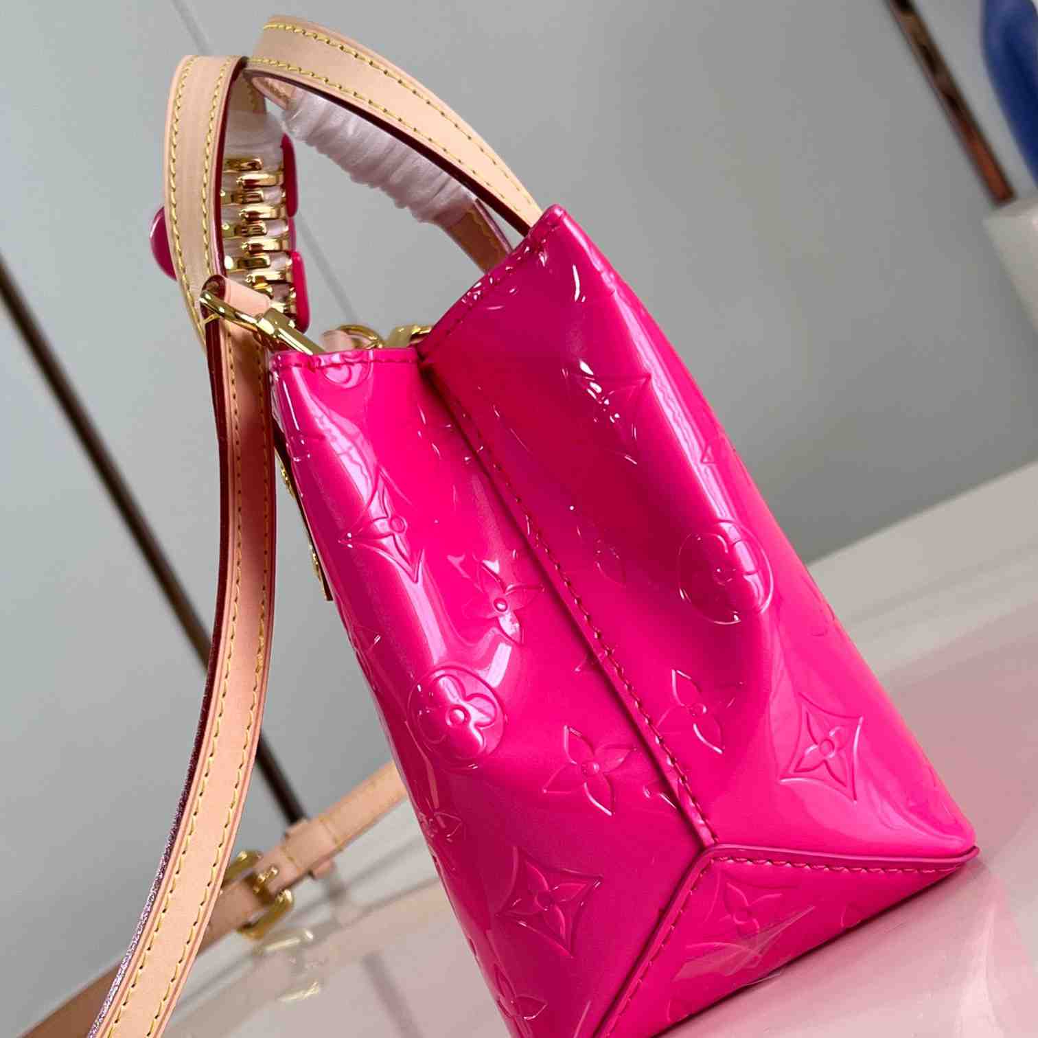 Louis Vuitton Reade PM    M24028 - DopestKickz