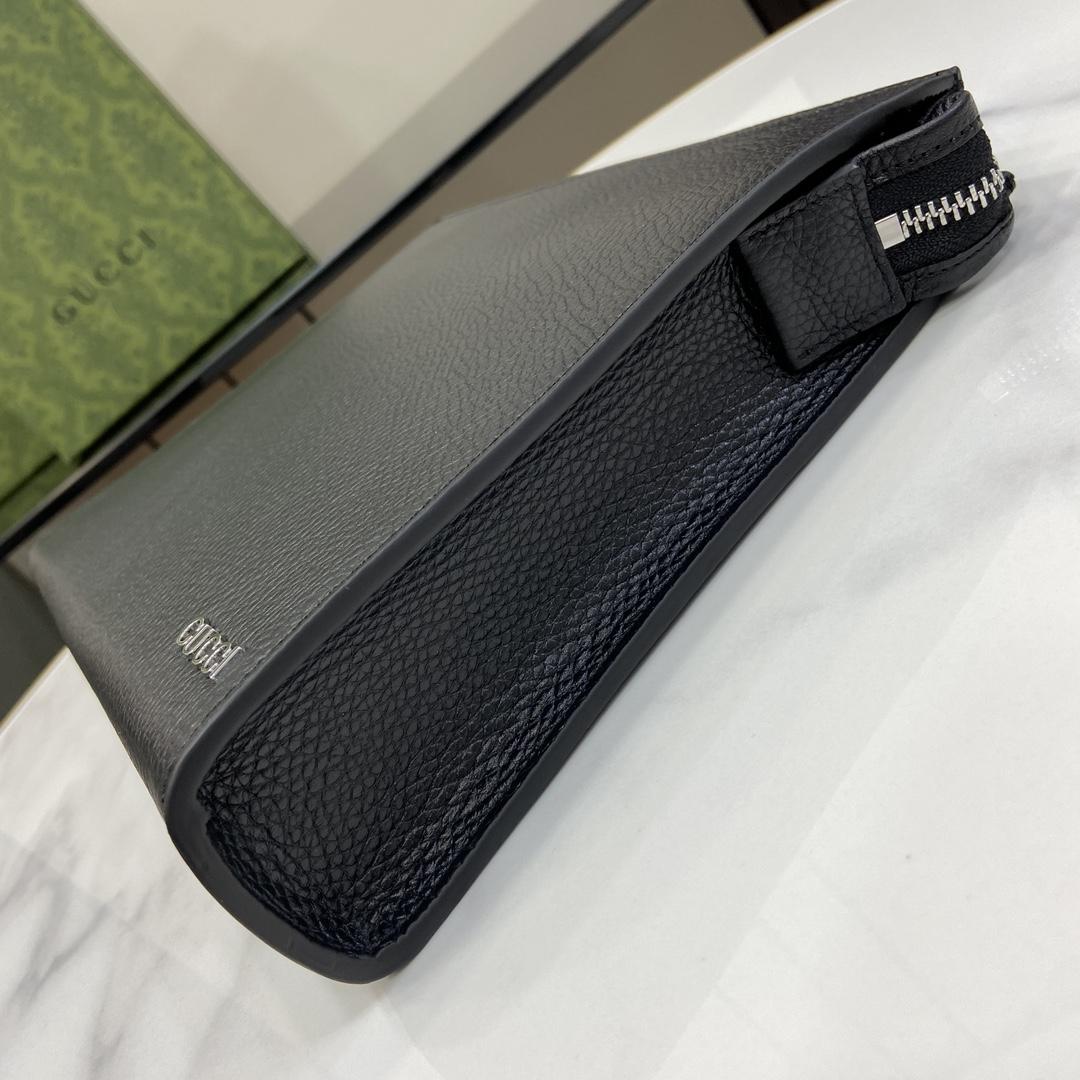 Gucci Pouch With Gucci Logo - DopestKickz