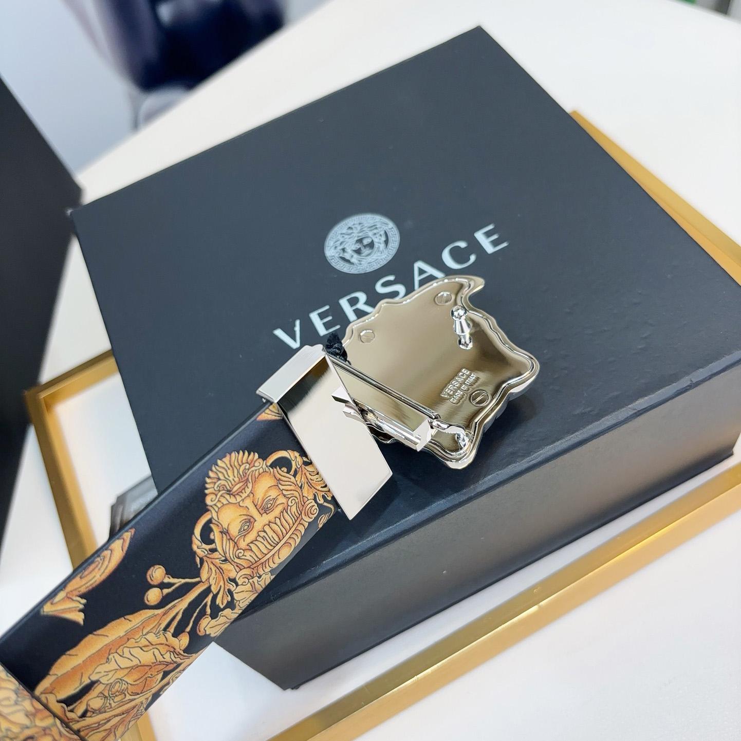 Versace Barocco Reversible Leather Belt    40mm - DopestKickz