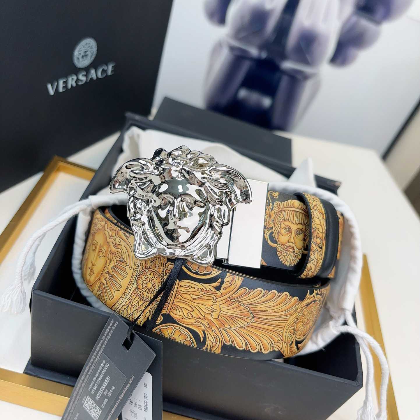 Versace Barocco Reversible Leather Belt    40mm - DopestKickz