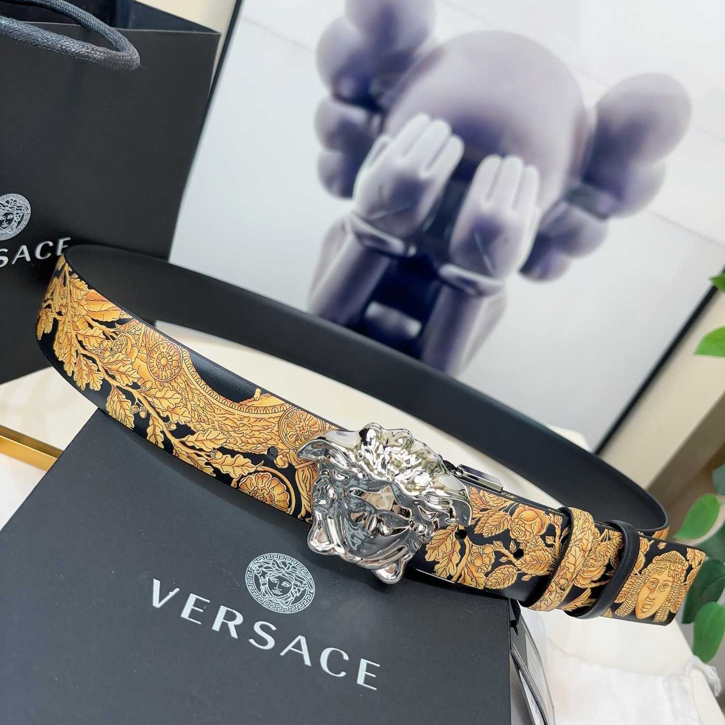Versace Barocco Reversible Leather Belt    40mm - DopestKickz