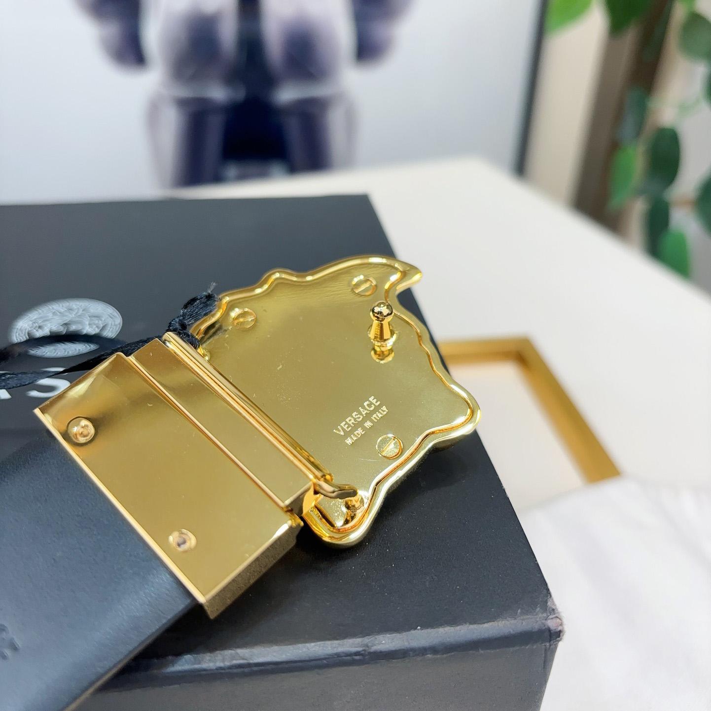 Versace Barocco Reversible Leather Belt    40mm - DopestKickz