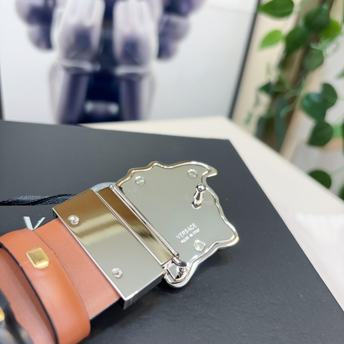 Versace Reversible Leather Belt    40mm - DopestKickz