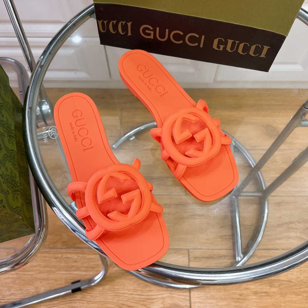 Gucci Women's Interlocking G Slide Sandal - DopestKickz