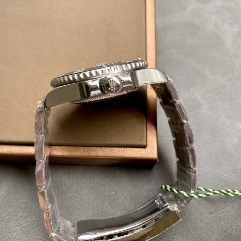 Rolex Submariner Watch     41mm - DopestKickz