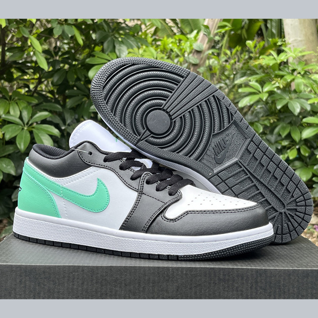 Air Jordan 1 Low Sneaker  553558-131 - DopestKickz