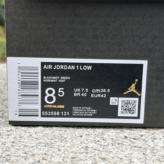 Air Jordan 1 Low Sneaker  553558-131 - DopestKickz