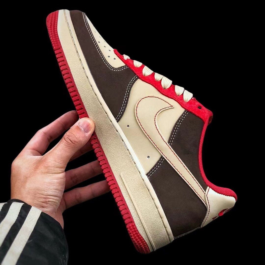 Nike SB Dunk Low Sneaker      - DopestKickz