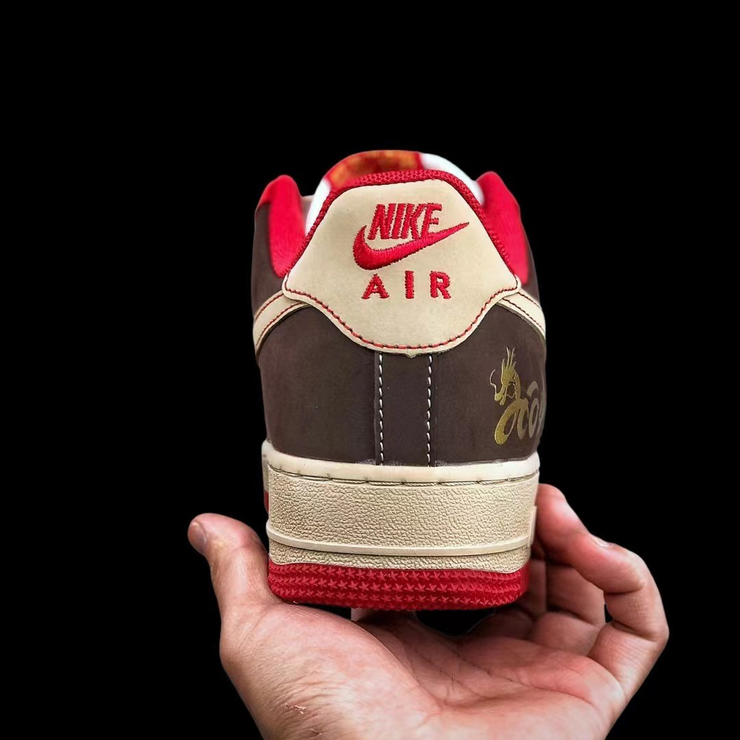 Nike SB Dunk Low Sneaker      - DopestKickz