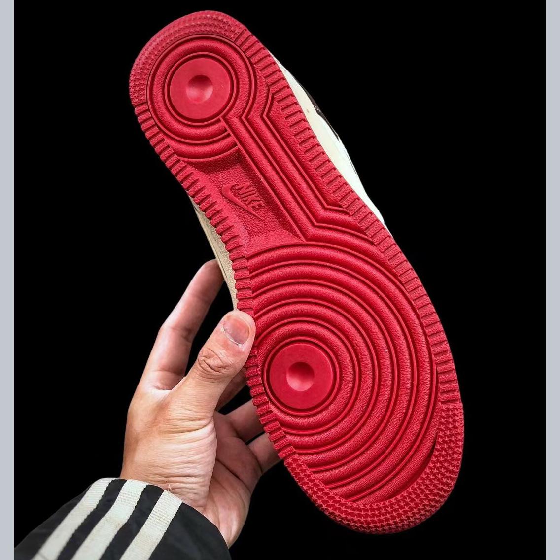 Nike SB Dunk Low Sneaker      - DopestKickz