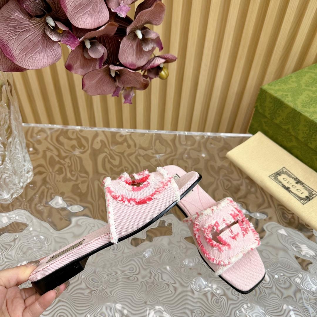 Gucci Women's Interlocking G Slide Sandal - DopestKickz