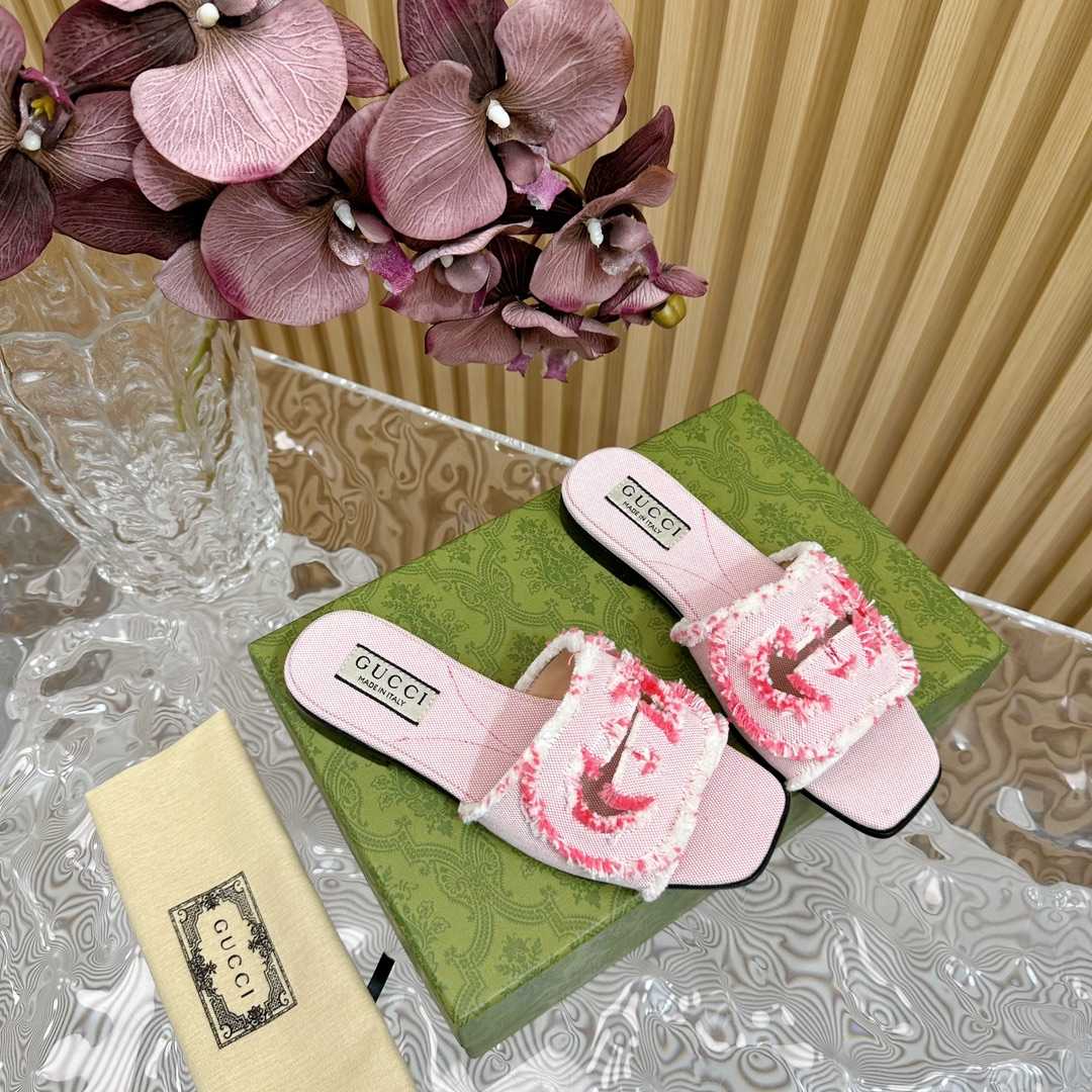 Gucci Women's Interlocking G Slide Sandal - DopestKickz