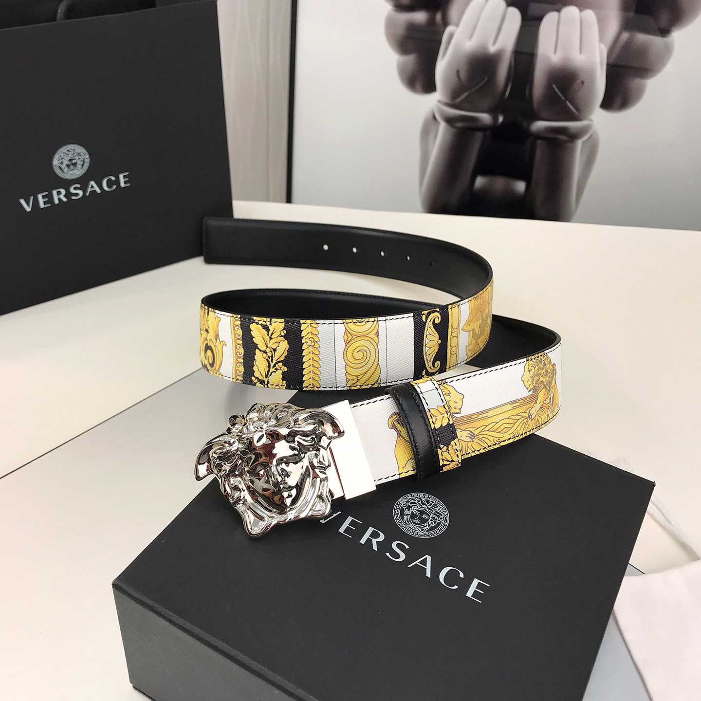 Versace Barocco Reversible LeatherBelt    40mm - DopestKickz