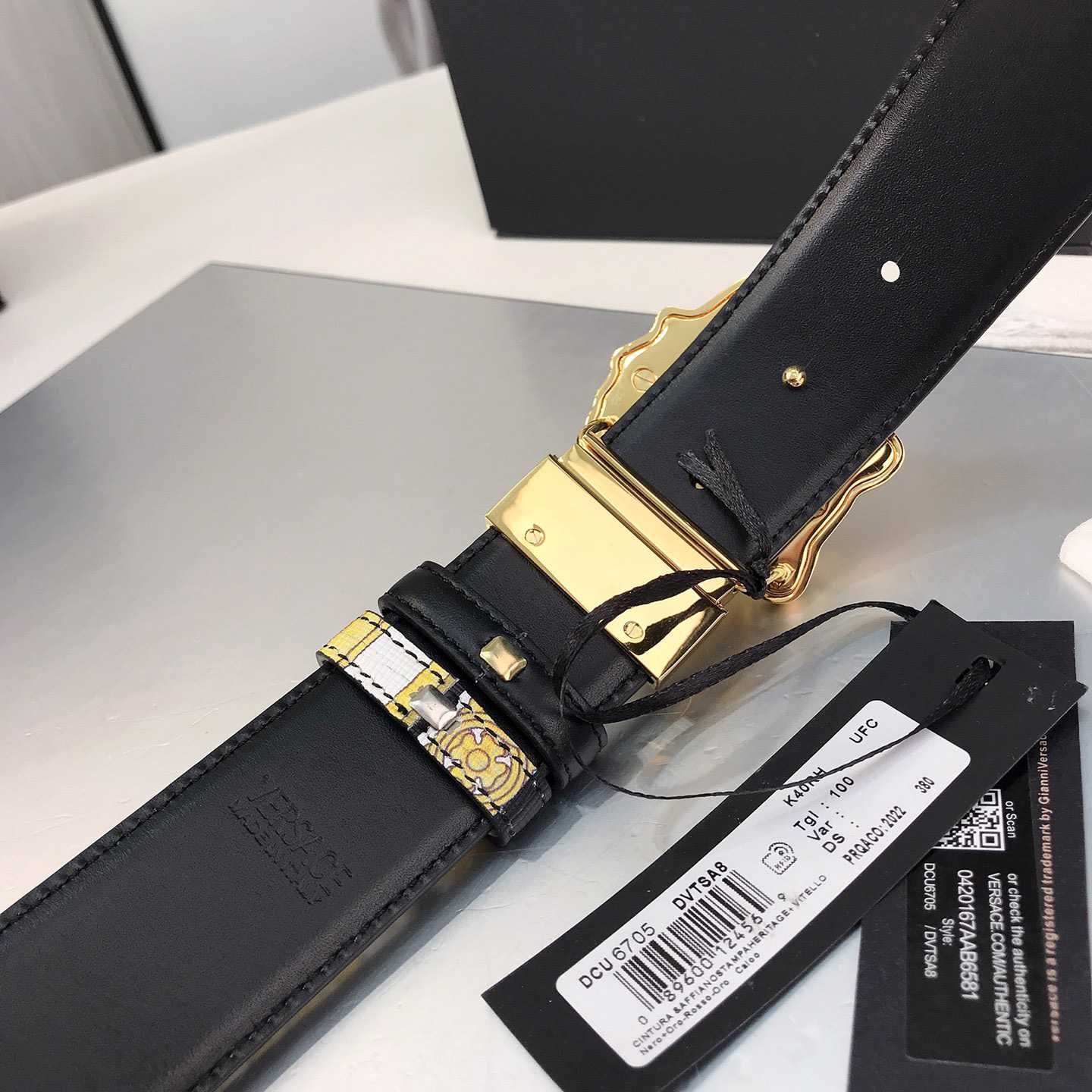 Versace Barocco Reversible LeatherBelt    40mm - DopestKickz