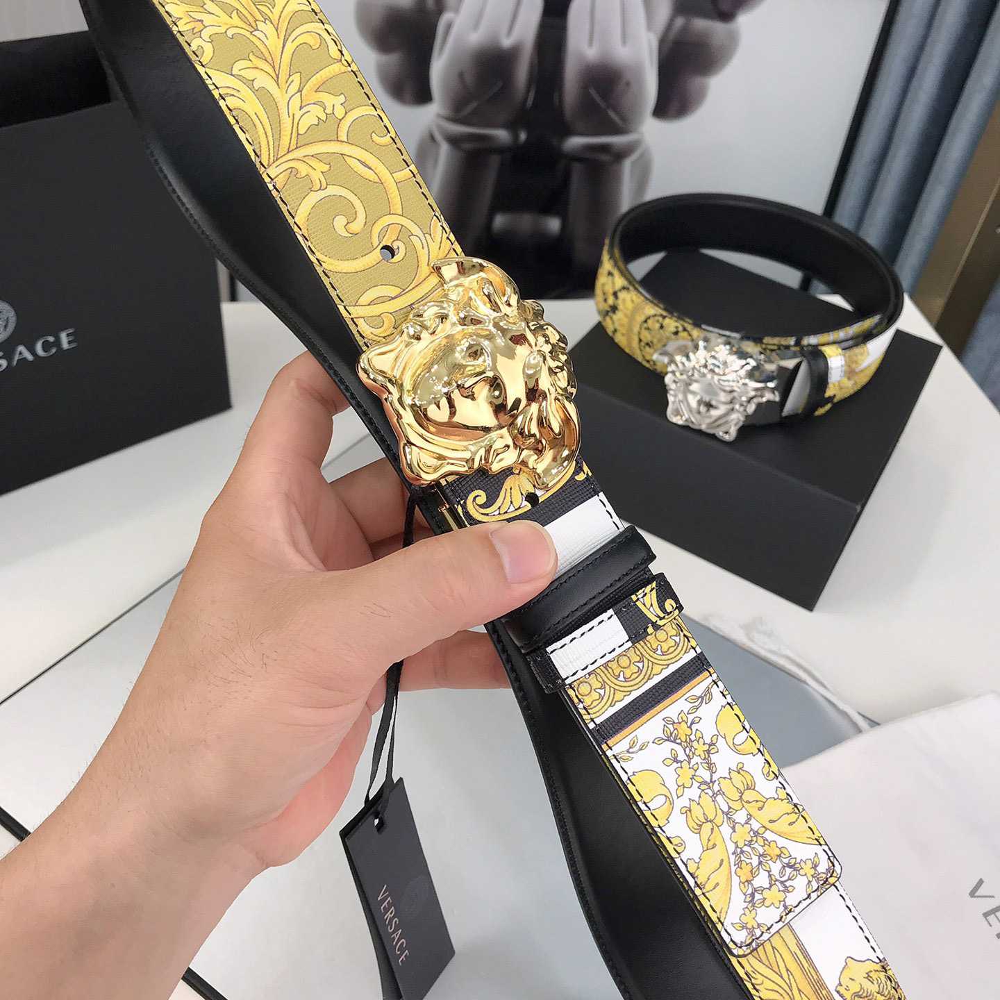 Versace Barocco Reversible LeatherBelt    40mm - DopestKickz