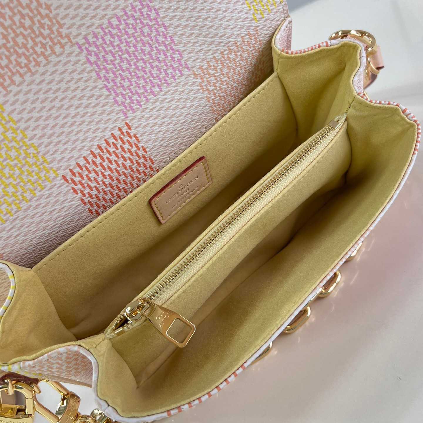 Louis Vuitton Pochette Métis East West    N40749 - DopestKickz