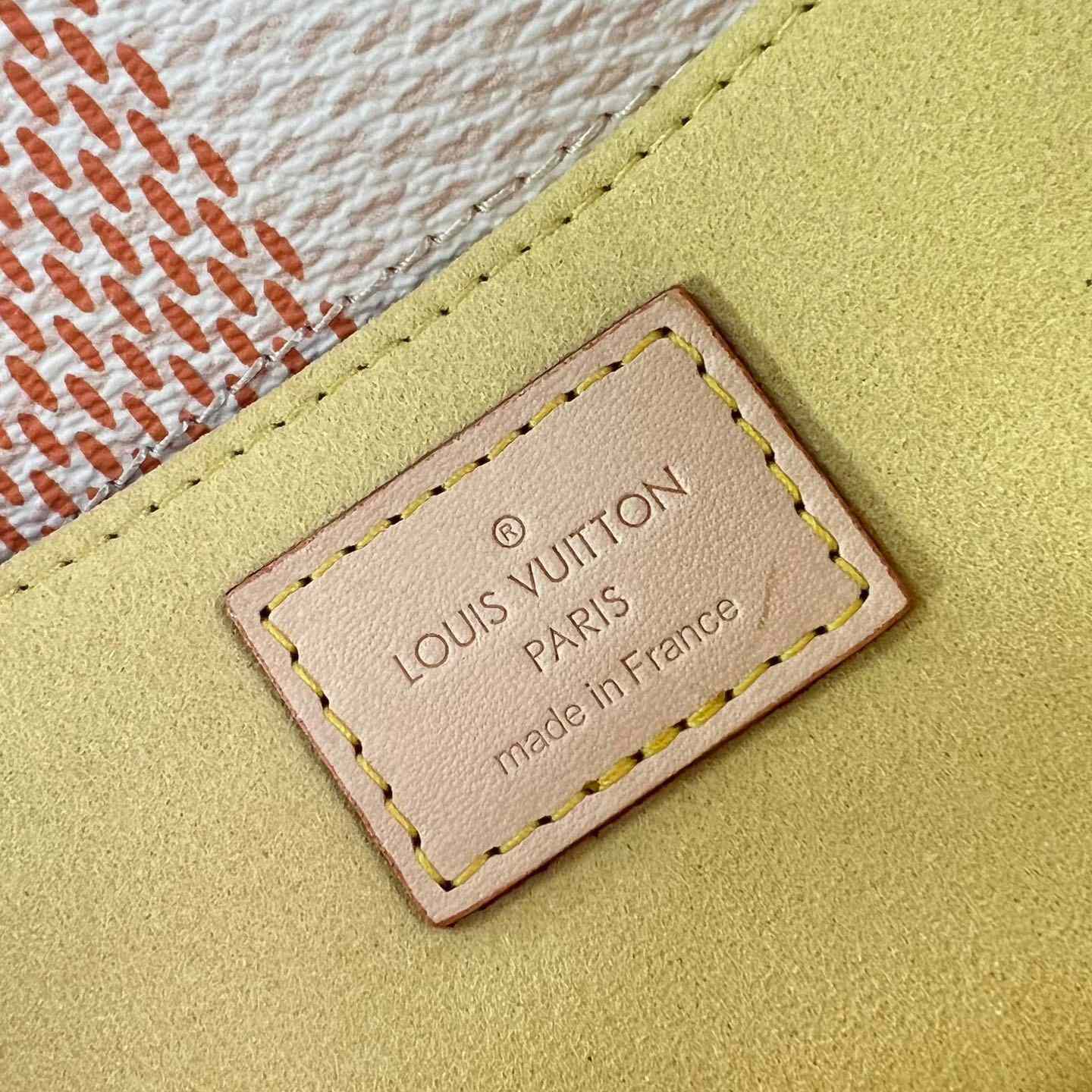 Louis Vuitton Pochette Métis East West    N40749 - DopestKickz