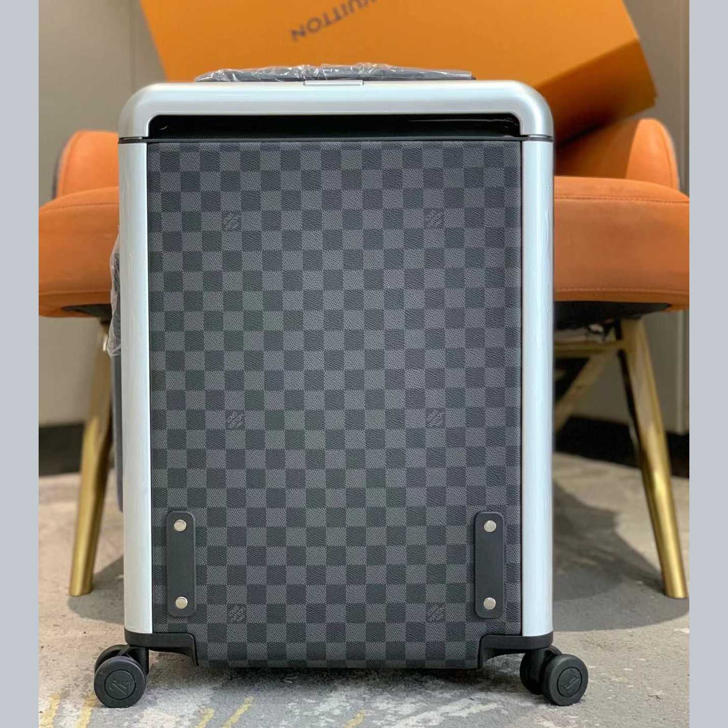 Louis Vuitton Horizon  - DopestKickz