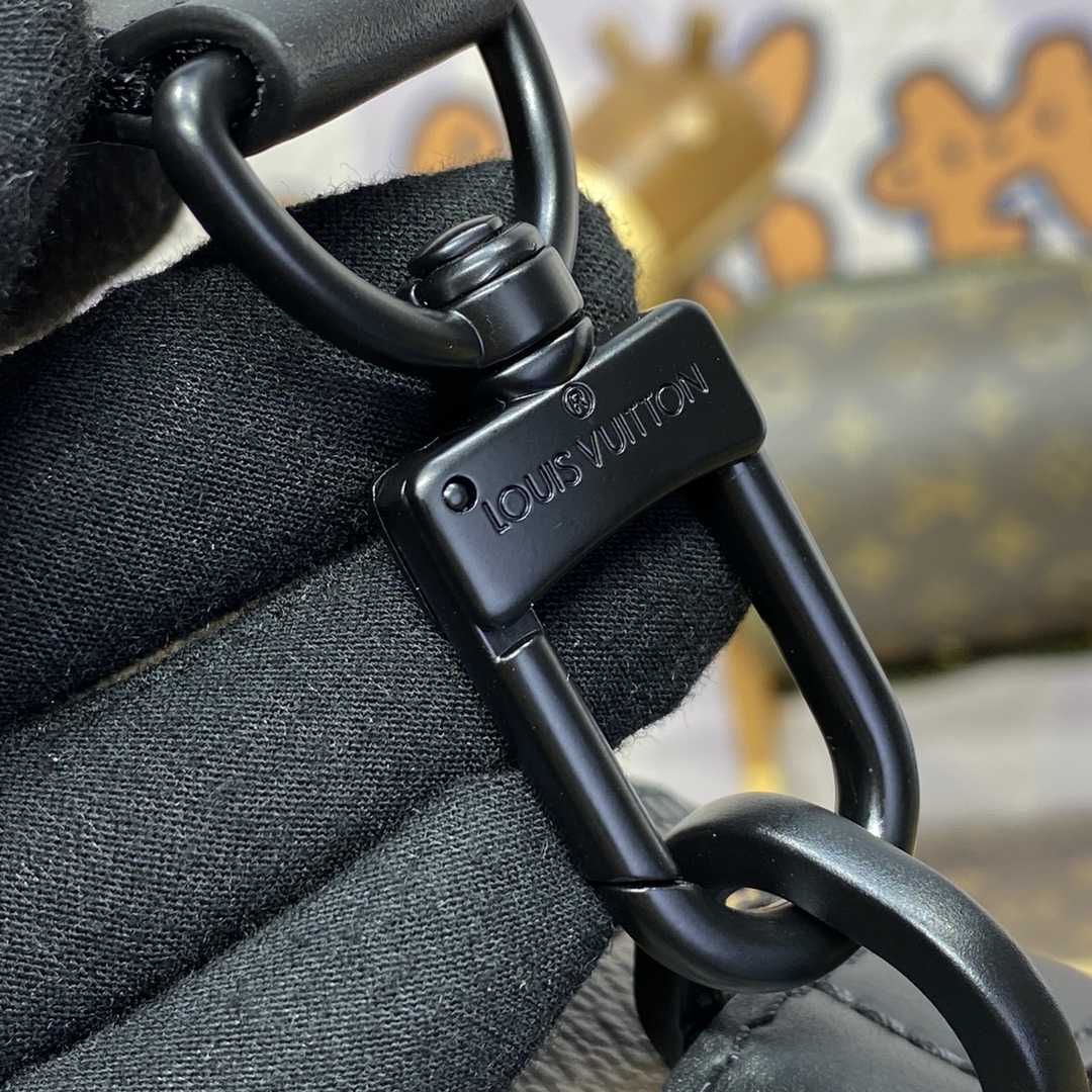 Louis Vuitton Quest Messenger  M46973 - DopestKickz