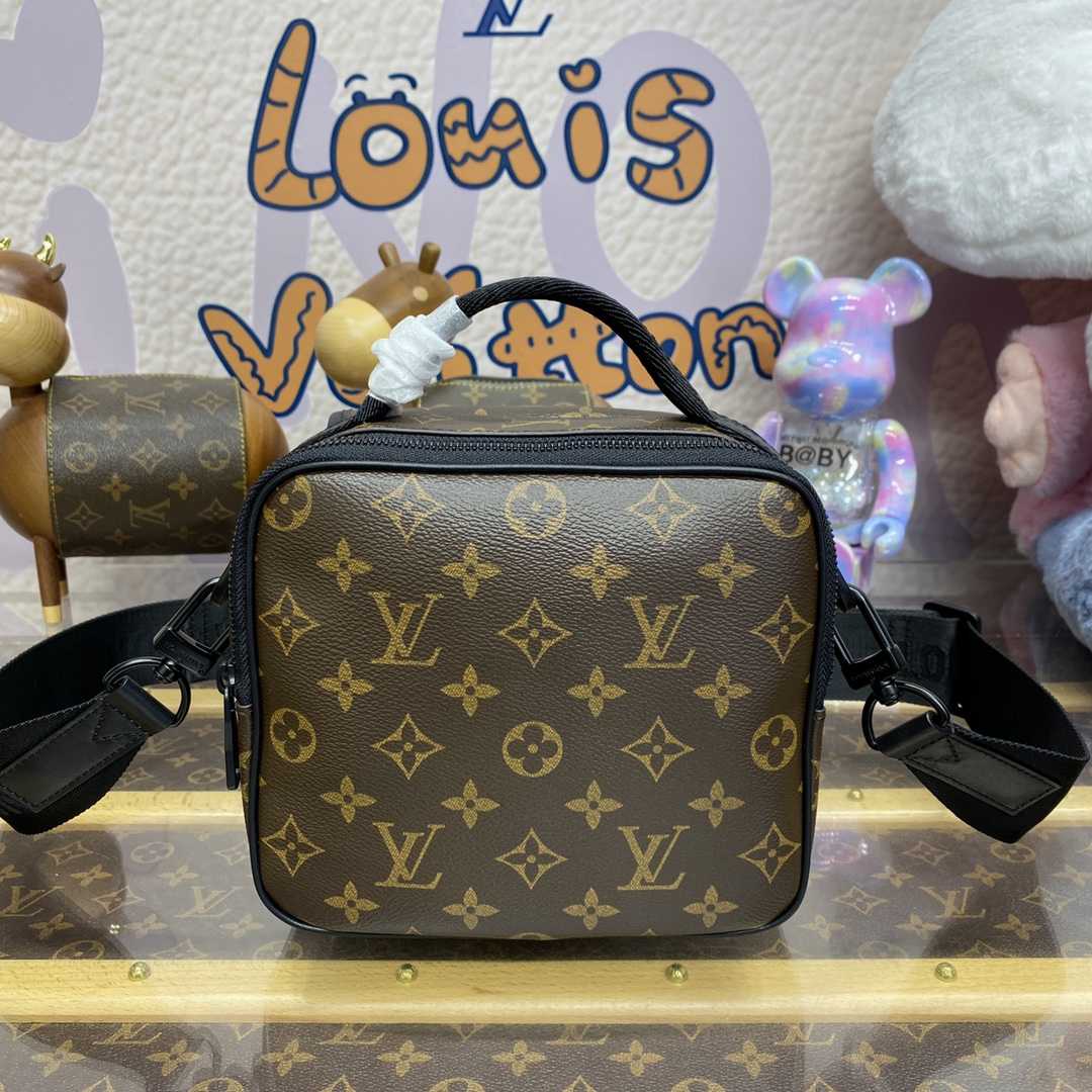 Louis Vuitton Quest Messenger  M46973 - DopestKickz